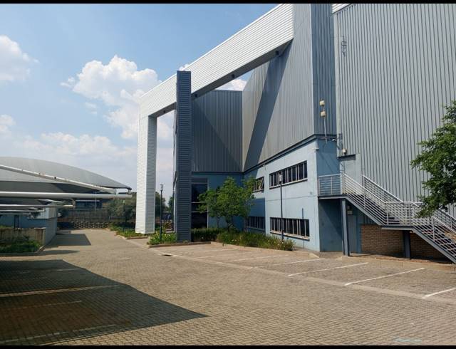 7,739M² WAREHOUSE TO LET IN RIETFONTEIN